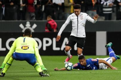 CORINTHIANS E CRUZEIROSP - CORINTHIANS-CRUZEIRO - GERAL - jogadores Marquinhos Gabriel do Corinthians e Murilo do Cruzeiro durante a partida entre Corinthians SP e Cruzeiro MG, válida pela Série A do Campeonato Brasileiro 2017, no Estádio Arena Corinthians em São Paulo (SP), nesta quarta-feira (14). 14/06/2017 - Foto: RODRIGO GAZZANEL/FUTURA PRESS/FUTURA PRESS/ESTADÃO CONTEÚDOEditoria: GERALLocal: SÃO PAULOIndexador: RODRIGO GAZZANELFotógrafo: FUTURA PRESS