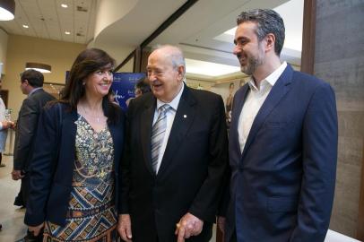  

PORTO ALEGRE, RS, BRASIL, 11-09-2017.Maurien Randon Barbosa,Raul e Daniel Randon.  Lançamento do documentário sobre Raul Randon no GNC Cinemas Iguatemi.  (FOTO ANDRÉA GRAIZ, AGÊNCIA RBS, REDE SOCIAL)
Indexador: Andrea Graiz