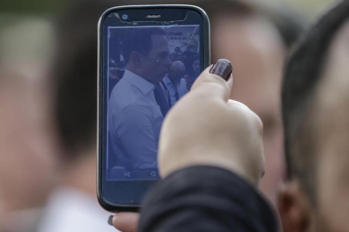  

SÃO PAULO, SP, BRASIL, 11-09-2017: Especial com o prefeito de São Paulo, João Doria Junior, empresário e político do PSDB paulista. Na foto, prefeito participa de agenda em bairro da cidade, para entrega de ônibus que realiza exames de imagem (FOTO FÉLIX ZUCCO/AGÊNCIA RBS, Editoria de Notícias).
Indexador: Felix Zucco