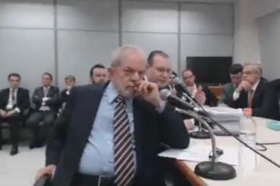  

Frame de vídeo de depoimento do ex-presidente Lula ao juiz Sérgio Moro, na 13a Vara Federal, em Curitiba.