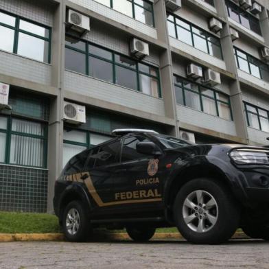 Polícia Federal desencadeia operação Ouvidos Mouros na UFSC