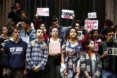  

PORTO ALEGRE, RS, BRASIL, 12-09-2017. Quase um mês depois de sua inauguração no Santander Cultural, mostra, prevista para ficar em cartaz até o 8 de outubro, teve no sábado (9) seu último dia de visitação. (ISADORA NEUMANN/AGÊNCIA RBS)