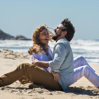 Os Dias Eram Assim, final, Alice ( Sophie Charlote) e Renato (Renao Góes)