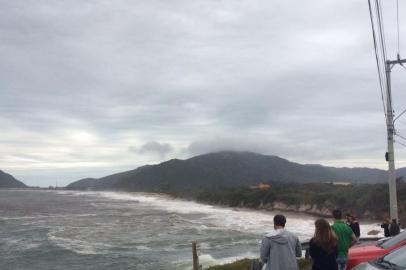 maré, maré alta, morro das pedras, florianópolis, caldeirão