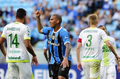  

PORTO ALEGRE, RS, BRASIL, 17-09-2017: Grêmio enfrenta a Chapecoense na Arena, em Porto Alegre, em partida válida pela 24ª rodada do Campeonato Brasileiro Série A. (
Foto: Mateus Bruxel/Agência RBS)