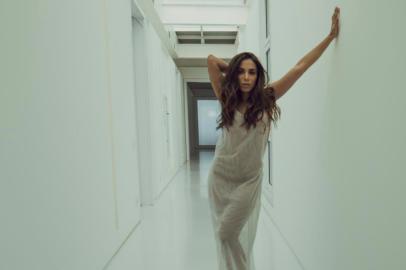 anitta, cantora, clipe, will i see you, paradinha, música, cantora, clipe, sucesso, vai malandra, vidigal