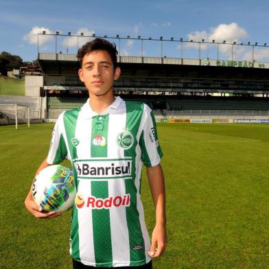  CAXIAS DO SUL, RS, BRASIL, 07/07/2017. O jogador Pedro Bitencourt, atacante do Juventude, foi convocado para a seleção brasileira de futebol sub-15. (Diogo Sallaberry/Agência RBS)