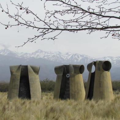 Obras de arte ao ar livre na vinícola Salentein, no Valle de Uco, em Mendoza, na Argentina.