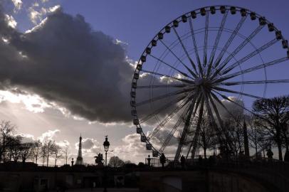 O advogado Vinicius Pinheiro retratou paisagens do inverno europeu durante sua passagem por Londres, Berlim, Paris e Praga. Os registros ganharam exposição na sede campestre do Recreio da Juventude.A mostra intitulada C´est L´hiver (inverno) poderá ser conferida até o fim deste mês.