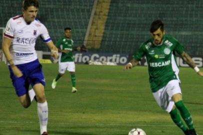 O Paraná goleou o Guarani por 4 a 0 no Brinco de Ouro, em Campinas, em jogo válido pela 25ª rodada da Série B.