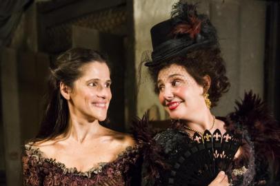 Cosette ( Heloisa Périssé) e Elvira (Ingrid Guimaães) em Novo Mundo.