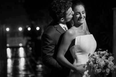 Casamento de Adriana Menezes e Cristiano Tbs, na Associação Leopoldina Juvenil, em Porto Alegre