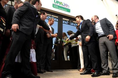  CAXIAS DO SUL, RS, BRASIL, 20/09/2017. Unidade de Pronto-Atendimento da Zona Norte de Caxias, a UPA Zona Norte, é inaugurada pelo prefeito Daniel Guerra (PRB) e autoridades. A solenidade teve presença da comunidade e apresentação artística tradicionalista, e houve protesto pedindo rótula de acesso ao bairro Santa Fé. (Diogo Sallaberry/Agência RBS)