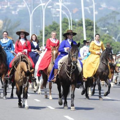  

PORTO ALEGRE, RS, BRASIL 20/09/2017 - Desfile Oficial da Semana Farroupilha em Porto Alegre. (FOTO: RONALDO BERNARDI/AGÊNCIA RBS).