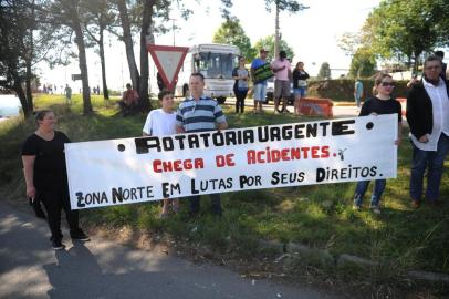  CAXIAS DO SUL, RS, BRASIL, 20/09/2017. Unidade de Pronto-Atendimento da Zona Norte de Caxias, a UPA Zona Norte, é inaugurada pelo prefeito Daniel Guerra (PRB) e autoridades. A solenidade teve presença da comunidade e apresentação artística tradicionalista, e houve protesto pedindo rótula de acesso ao bairro Santa Fé. (Diogo Sallaberry/Agência RBS)