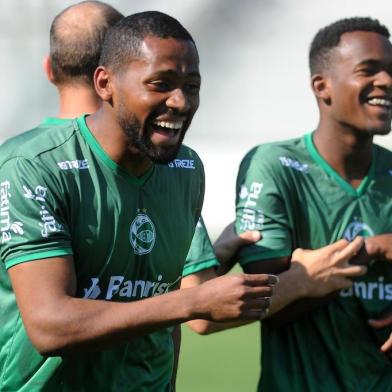  CAXIAS DO SUL, RS, BRASIL 20/09/2017Treino do Juventude antes de enfrentar Boa Esporte pela série B do Campeonato Brasileiro de Futebol. Na foto o lateral Tinga. (Felipe Nyland/Agência RBS)