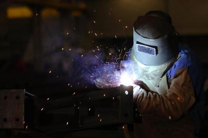 *** Metalúrgica Sulmeta - Porthus2 ***Matéria sobre desenvolvimento econômico no município de Nova Bassano. O setor metalúrgico foi um dos principais alavancadores da economia. Na foto a indústria metalúrgica Sulmeta.