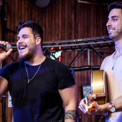 Foto de divulgação da banda de pagode Grupo Sem Razão