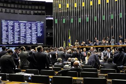  Votação da PEC 282/2016, que altera a Constituição Federal para vedar as coligações nas eleições proporcionais, disciplinar a autonomia dos partidos políticos.Indexador: LUIS MACEDO