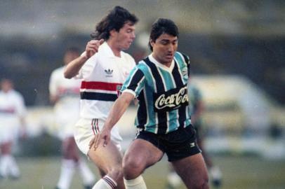  

Jogador Antônio Carlos Zago, no time do São Paulo, em 1990.
Grêmio x São Paulo
-
#ENVELOPE: 93961