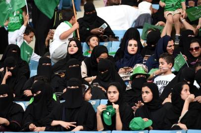  

Saudi women sit in a stadium to attend an event in the capital Riyadh on September 23, 2017 commemorating the anniversary of the founding of the kingdom.
The national day celebration coincides with a crucial time for Saudi Arabia, which is in a battle for regional influence with arch-rival Iran, bogged down in a controversial military intervention in neighbouring Yemen and at loggerheads with fellow US Gulf ally Qatar. / AFP PHOTO / Fayez Nureldine

Editoria: POL
Local: Riyadh
Indexador: FAYEZ NURELDINE
Secao: politics (general)
Fonte: AFP
Fotógrafo: STF