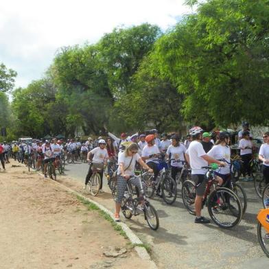  

PORTO ALEGRE, RS, BRASIL, 24-09-2017. Pedalada em Porto Alegre busca conscientizar sobre a doação de órgãos. (GRAÇA CAETANO/ARQUIVO PESSOAL)