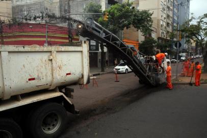  

PORTOALEGRE-RS-BR 23.02.2017
Revitalização do asfalto na avenida Osvaldo Aranha.
FOTÓGRAFO: TADEU VILANI - AGÊNCIARBS Editoria Porto Alegre