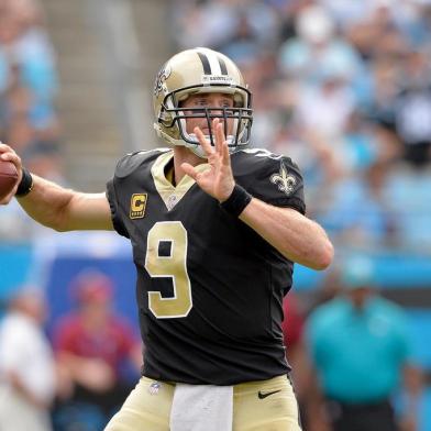 New Orleans Saints v Carolina Panthers

CHARLOTTE, NC - SEPTEMBER 24: Drew Brees #9 of the New Orleans Saints drops back to pass against the Carolina Panthers during their game at Bank of America Stadium on September 24, 2017 in Charlotte, North Carolina.   Grant Halverson/Getty Images/AFP

Editoria: SPO
Local: Charlotte
Indexador: GRANT HALVERSON
Secao: American Football
Fonte: GETTY IMAGES NORTH AMERICA
Fotógrafo: STR