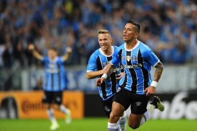  

PORTO ALEGRE, RS, BRASIL - 28-06-2017 - Grêmio enfrenta o Atlético PR pela Copa do Brasil na Arena Porto Alegrense. Lucas Barrios (FOTO: FÉLIX ZUCCO/AGÊNCIA RBS)