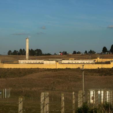  CAXIAS DO SUL, RS, BRASIL, 28/06/2017. Vereadores e autoridades acompanham a Juíza Milene Dal Bó em visita à Penitenciária Estadual (na foto), na localidade do Apanhador, e ao Presídio Regional de Caxias do Sul, antiga Penitenciária Industrial - PICS. (Diogo Sallaberry/Agência RBS)