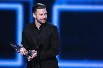 The 40th Annual Peoples Choice Awards - Show

LOS ANGELES, CA - JANUARY 08: Singer-actor Justin Timberlake accepts the Favorite Album award for The 20/20 Experience onstage at The 40th Annual Peoples Choice Awards at Nokia Theatre L.A. Live on January 8, 2014 in Los Angeles, California.   Kevin Winter/Getty Images/AFP

Editoria: ACE
Local: Los Angeles
Indexador: KEVIN WINTER
Fonte: GETTY IMAGES NORTH AMERICA
Fotógrafo: STF