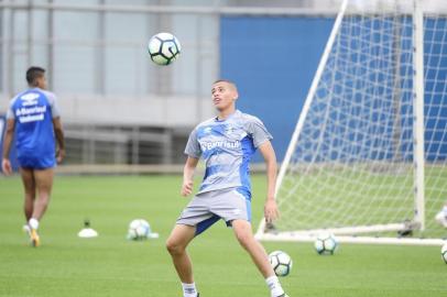  

PORTO ALEGRE, RS, BRASIL, 28-09-2017. Grêmio faz treino no CT Luiz Carvalho. (RONALDO BERNARDI/AGÊNCIA RBS)