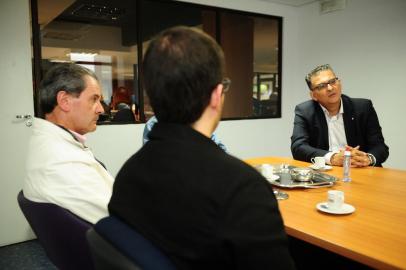  CAXIAS DO SUL, RS, BRASIL, 28/09/2017. O jornalista e político Jairo Jorge da Silva (PDT) é pré-candidato a Governador do Estado do Rio Grande do Sul nas próximas eleições. Ele visitou o Pioneiro, juntamente com uma comissão que inclui o ex-prefeito Alceu Barbosa Velho e o vereador Rafael Pereira, e foi entrevistado pelos jornalistas Andreia Fontana, Ciro Fabres, Rosilene Pozza e André Tajes. (Diogo Sallaberry/Agência RBS)