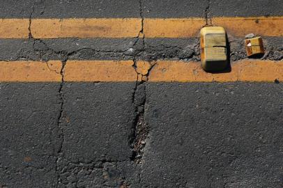  

SANTA CRUZ DO SUL, RS, BRASIL, 16-06-2016. RSC-287, entre Tabaí e Santa Cruz do Sul: trecho administrado pela EGR, que terá obras de reconstrução. O melhor é a parte entre Santa Cruz e Venâncio Aires, que está saturado pelo alto trânsito de caminhões.  RSC-287, pouco depois Paraíso do Sul: trecho da rodovia que será concedido à iniciativa privada. (DIEGO VARA/AGÊNCIA RBS)