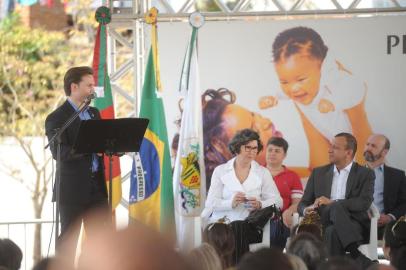  CAXIAS DO SUL, RS, BRASIL, 20/09/2017. Unidade de Pronto-Atendimento da Zona Norte de Caxias, a UPA Zona Norte, é inaugurada pelo prefeito Daniel Guerra (PRB) e autoridades. A solenidade teve presença da comunidade e apresentação artística tradicionalista, e houve protesto pedindo rótula de acesso ao bairro Santa Fé. (Diogo Sallaberry/Agência RBS)