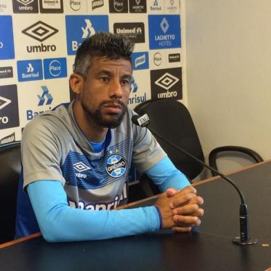  

PORTO ALEGRE, RS, BRASIL, 30/09/2017. Jogador Léo Moura em coletiva. Foto: José Alberto Andrade / Agência RBS

