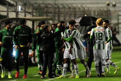  

CAXIAS DO SUL, RS, BRASIL, 29/09/2014. Juventude x Paysandu, jogo válido pela 27ª rodada da Série B Campeonato Brasileiro e realizado no estádio Alfredo Jaconi. (Porthus Junior/Agência RBS)