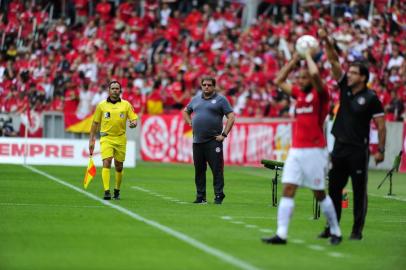 PORTO ALEGRE, RS, BRASIL - Inter e Santa Cruz se enfrentam no estádio Beira-Rio pela Série B do Brasileirão. Na foto, Guto Ferreira (Carlos Macedo/Agência RBS)