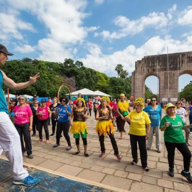  

PORTO ALEGRE, RS, BRASIL, 01/10/2017 : Diversas atrações marcaram o Dia Nacional do Idoso em Porto Alegre. (Omar Freitas/Agência RBS)
Indexador: Omar Freitas