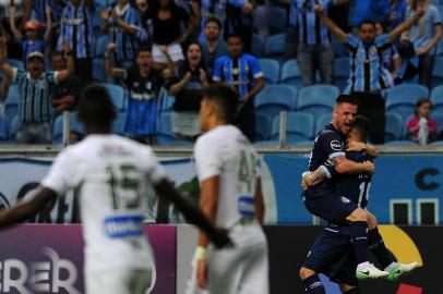  

PORTO ALEGRE, RS, BRASIL - 01-10-2017 - Grêmio enfrenta o Fluminense na Arena. Partida válida pela 26ª rodada do Brasileirão. Final de partida. (FOTO: MATEUS BRUXEL/AGÊNCIA RBS)