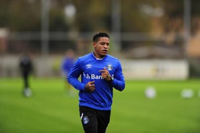 PORTO ALEGRE, RS, BRASIL - 30-06-2017 - Grêmio treina nesta manhã no CT Luiz Carvalho. Jogador Michael Arroyo (FOTO: FÉLIX ZUCCO/AGÊNCIA RBS)