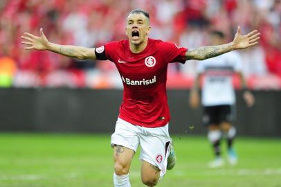  

PORTO ALEGRE, RS, BRASIL - Inter e Santa Cruz se enfrentam no estádio Beira-Rio pela Série B do Brasileirão. Na foto, D'Alessandro comemora gol (Carlos Macedo/Agência RBS)