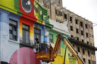 PORTO ALEGRE, RS, BRASIL, 29-09-2017: Fachadas de prédios com grafite na rua Cel. Vicente, na região central. (Foto: Mateus Bruxel / Agência RBS)