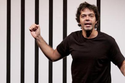 Bruno Mazzeo estará na peça Sexo, Drogas e Rocknroll, que estará em Porto Alegre.