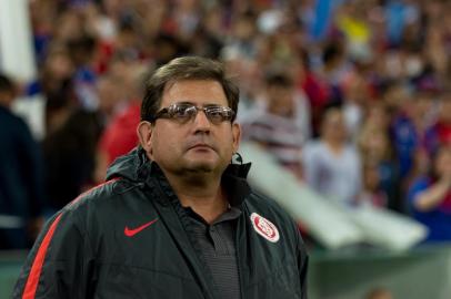 CURITIBA, PR, BRASIL - 03/10/2017 - Inter enfrenta o Paraná na Arena da Baixada pela 28ª rodada da Série B do Brasileirão. Na foto, o técnico Guto Ferreira. (Foto: Reinaldo Reginato/Fotoarena/Lancepress)