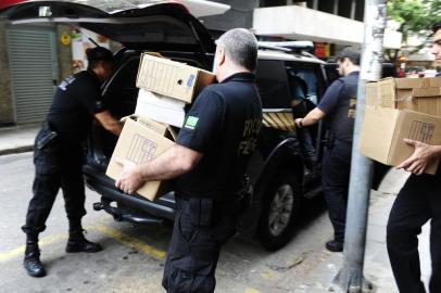  

PORTO ALEGRE, RS, BRASIL - 05-10-2017 - Operação policial da Polícia Federal em Porto Alegre (FOTO: RONALDO BERNARDI/AGÊNCIA RBS)