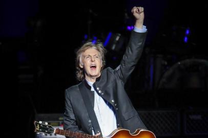 Paul McCartney Concert

Sir Paul McCartney performs in concert during his One on One tour at Hollywood Casino Amphitheatre on July 26, 2017 in Tinley Park, Illinois. / AFP PHOTO / Kamil Krzaczynski

Editoria: ACE
Local: Tinley Park
Indexador: KAMIL KRZACZYNSKI
Secao: culture (general)
Fonte: AFP
Fotógrafo: STR