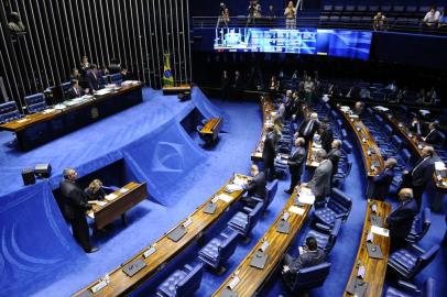  

PlenÃ¡rio do Senado durante sessÃ£o deliberativa extraordinÃ¡ria.

Mesa:
presidente do Senado, senador EunÃ­cio Oliveira (PMDB-CE);
secretÃ¡rio-geral da Mesa, Luiz Fernando Bandeira de Mello Filho.

Foto: Marcos Oliveira/Agência Senado
Local: BrasÃ­lia
Indexador: Marcos Oliveira
Fonte: AgÃªncia Senado
Fotógrafo: mo