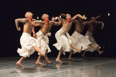 Divulgação do espetáculo de dança Gira, novo trabalho do Grupo Corpo.