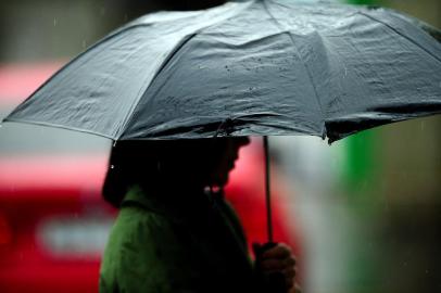  CAXIAS DO SUL, RS, BRASIL, 06/10/2017. Ambiental de chuva em Caxias do Sul. O tempo instável deve durar pelos próximos dias. (Diogo Sallaberry/Agência RBS)